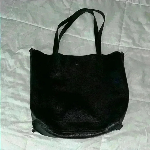 Black Bags with Spacious Interior and Stylish Design - Picture 1 of 3
